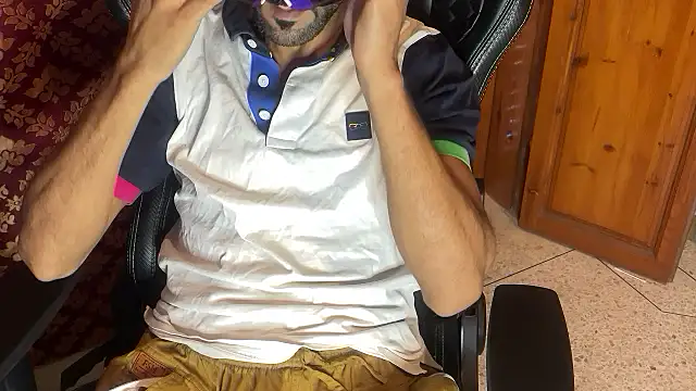 JUSTFORRICH online show from October 2025 10:29:01 AM