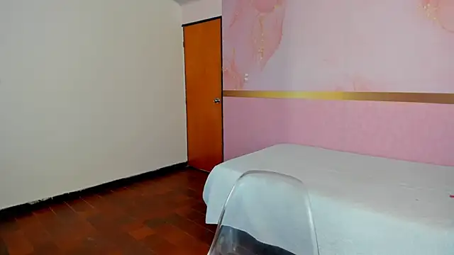 milk candy18 online show from September 2025 12:18:02 PM