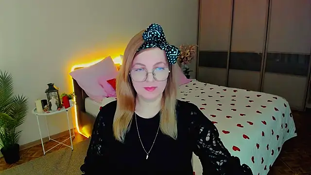 YourUniverser online show from April 2026 09:56:02 AM