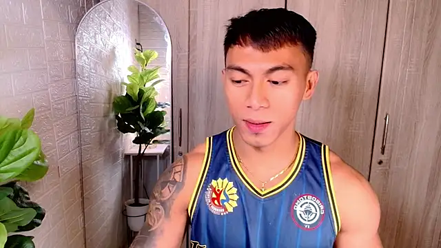 PinooyMilker online show from November 2025 02:43:02 AM