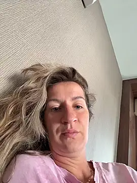 EvvaMur online show from November 2025 01:53:01 AM