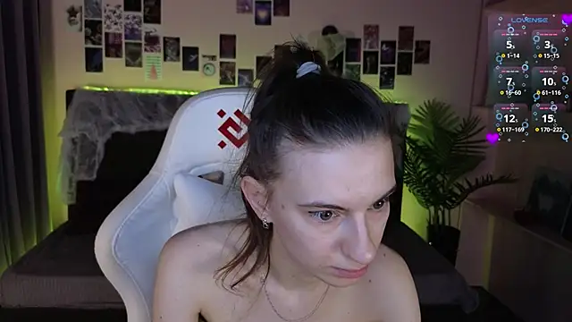 Snapshot of kaleriyaa_ chatting on November 2025 01:27:01 AM kaleriyaa online show from November 2025 01:27:01 AM