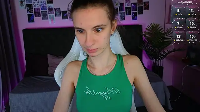 Snapshot of kaleriyaa_ chatting on November 2025 08:36:02 AM kaleriyaa online show from November 2025 08:36:02 AM