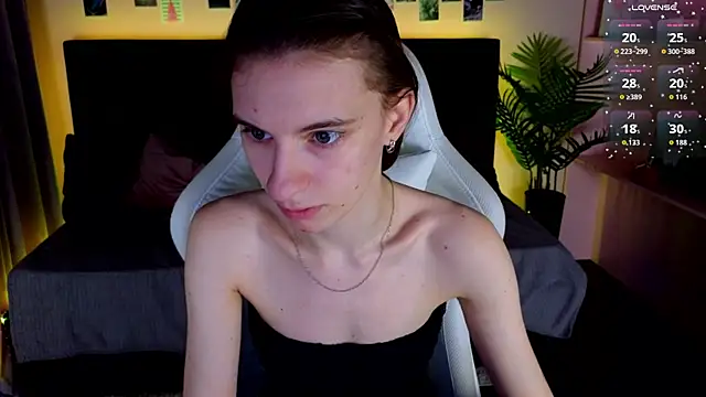 Snapshot of kaleriyaa_ chatting on November 2025 01:27:02 AM kaleriyaa online show from November 2025 01:27:02 AM