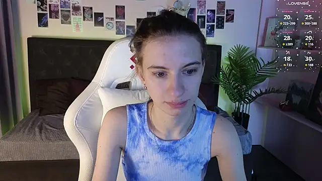 Snapshot of kaleriyaa_ chatting on December 2025 01:35:02 AM kaleriyaa online show from December 2025 01:35:02 AM