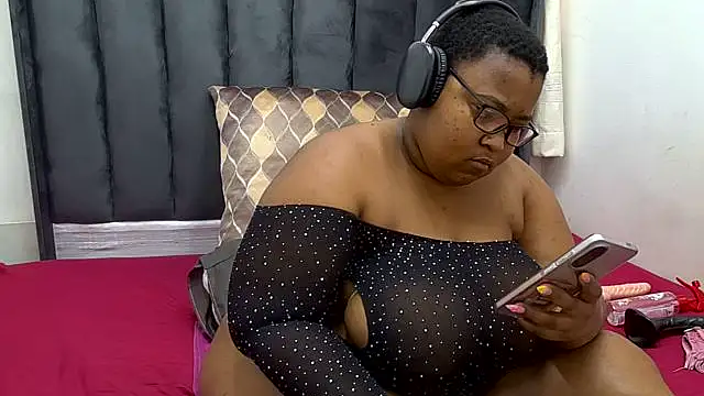CocoFlames23 online show from October 2025 02:47:02 PM