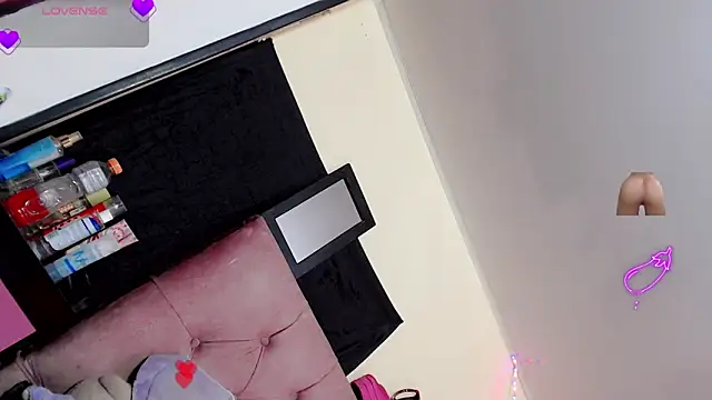 Snapshot of Percy-99 chatting on October 2025 09:22:01 PM Percy-99 online show from October 2025 09:22:01 PM