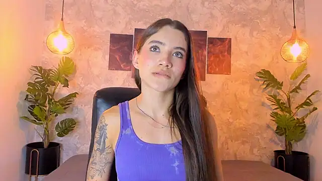 aitana baker  online show from December 2025 07:18:01 PM