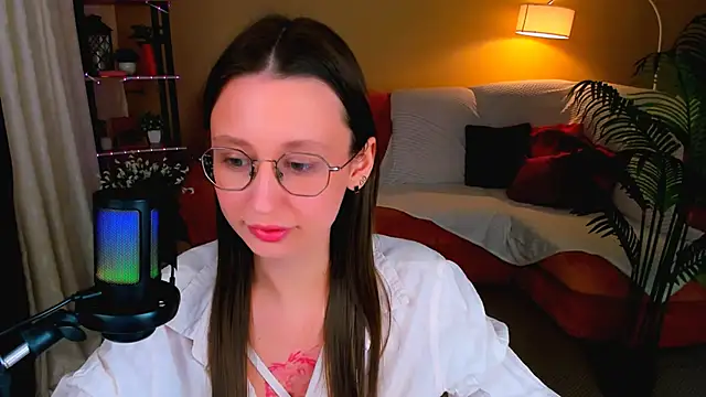 YourLovellyStory online show from March 2026 12:22:01 PM