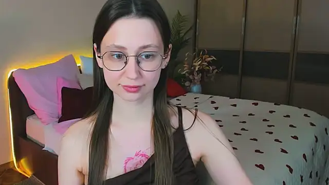 YourLovellyStory online show from April 2026 04:29:01 PM