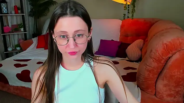 Snapshot of YourLovellyStory chatting on May 2026 01:07:02 PM YourLovellyStory online show from May 2026 01:07:02 PM