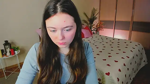 AlluringLookk online show from April 2026 04:52:01 PM