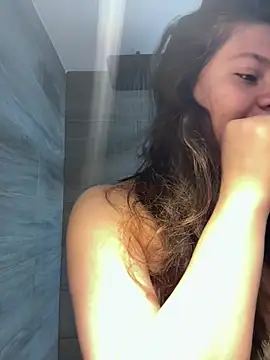 Emilyybennet  online show from July 2026 10:39:02 PM