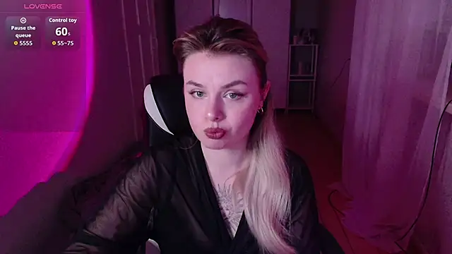 Snapshot of AngelicaHollywood chatting on March 2026 09:09:01 PM AngelicaHollywood online show from March 2026 09:09:01 PM