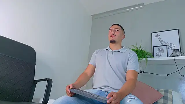 MrFox   online show from October 2025 07:27:02 PM