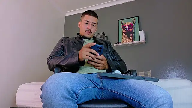 MrFox   online show from March 2026 07:30:01 PM