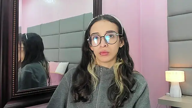 Emilia Bons online show from February 2026 01:29:01 PM