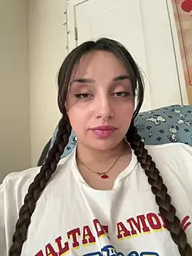 CharmingMaddie online show from April 2026 04:51:01 PM