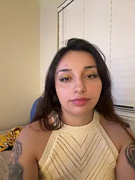 CharmingMaddie online show from April 2026 06:19:01 AM