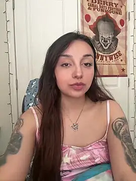 CharmingMaddie online show from April 2026 03:33:02 PM