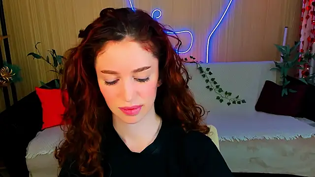 ChristinaConteeree online show from March 2026 07:35:01 PM