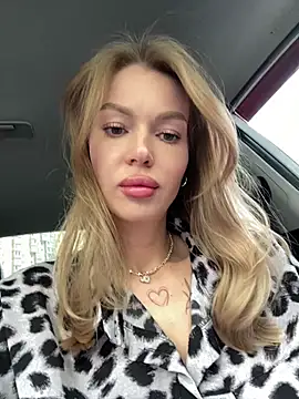 Snapshot of miss_veroNika chatting on June 2026 04:15:02 AM miss veroNika online show from June 2026 04:15:02 AM