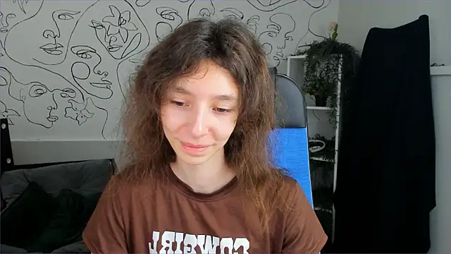 Snapshot of EmmanuellBrown chatting on October 2025 04:13:01 AM EmmanuellBrown online show from October 2025 04:13:01 AM