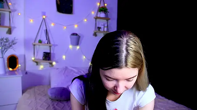 EmmieBlade online show from October 2025 07:26:01 PM