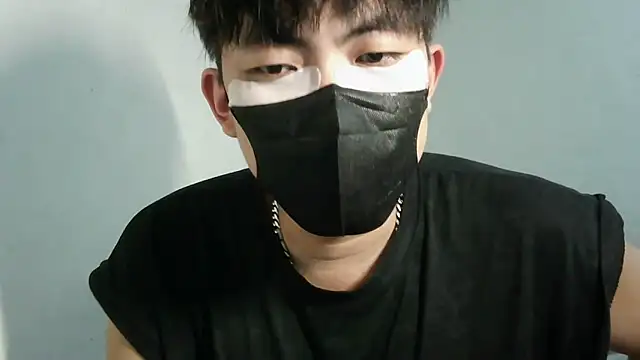 bigbb101011 online show from September 2025 01:00:01 PM