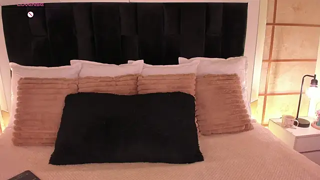 GretaVelvet online show from April 2026 07:29:01 PM