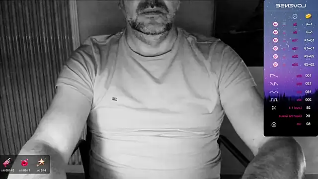 Snapshot of german9inch chatting on December 2024 11:10:02 PM german9inch online show from December 2024 11:10:02 PM