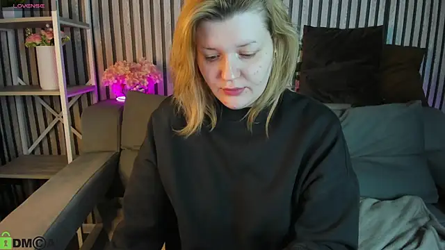 Michele Greenn online show from April 2026 01:07:01 AM