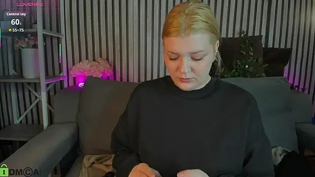 Snapshot of Michele_Greenn chatting on April 2026 01:14:01 AM Michele Greenn online show from April 2026 01:14:01 AM