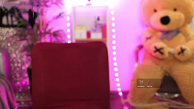 NovaHollisx online show from March 2026 08:20:01 AM