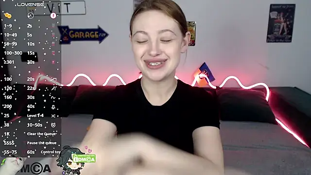 Snapshot of AmourLily chatting on June 2026 11:53:01 AM AmourLily online show from June 2026 11:53:01 AM