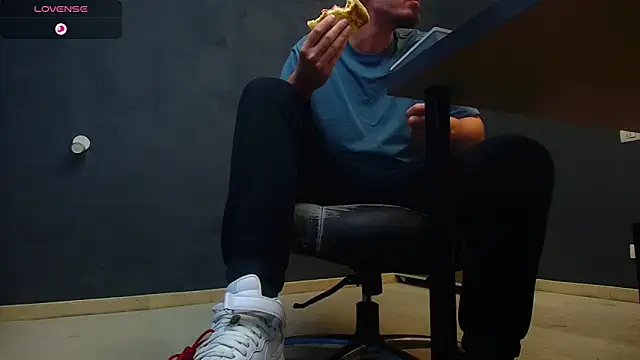 EnzoRace online show from October 2025 05:28:01 AM