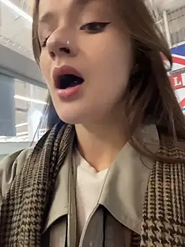 KittyQueeny online show from November 2025 02:19:02 PM