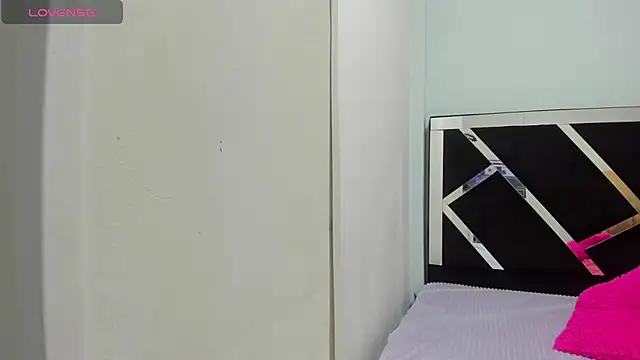 iisabella noa online show from October 2025 01:45:02 PM