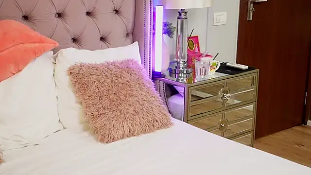 JenniferLovve online show from April 2026 03:28:01 AM