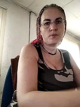Snapshot of est_82 chatting on September 2025 07:52:02 AM est 82 online show from September 2025 07:52:02 AM