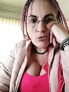 Snapshot of est_82 chatting on September 2025 09:03:02 AM est 82 online show from September 2025 09:03:02 AM