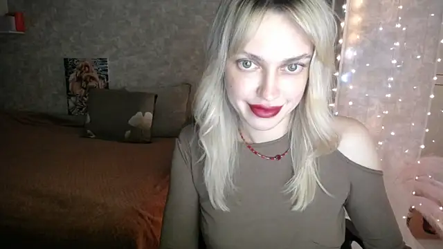 NickyAdamidi online show from December 2025 04:35:01 PM