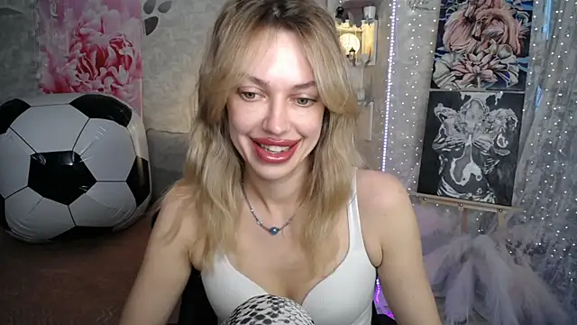 NickyAdamidi online show from June 2026 04:23:01 PM