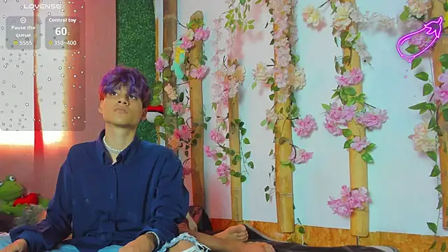 spicy adonhis online show from September 2025 12:40:01 PM