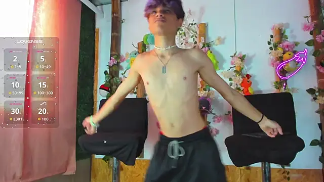 spicy adonhis online show from October 2025 01:06:02 PM