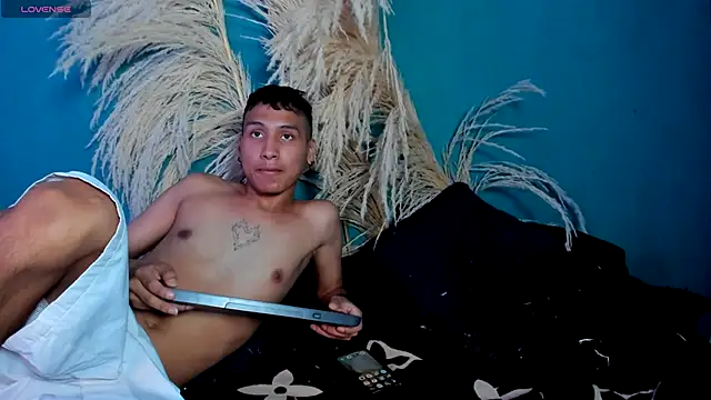 spicy adonhis online show from January 2026 05:27:02 PM