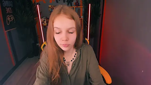 Snapshot of Selen_hells_weet chatting on October 2025 04:09:01 PM Selen hells weet online show from October 2025 04:09:01 PM