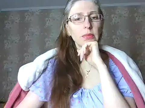 Snapshot of CandiCole chatting on April 2026 07:30:02 AM CandiCole online show from April 2026 07:30:02 AM