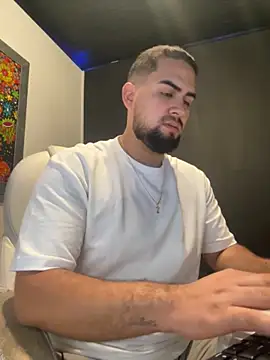 Snapshot of Yuber3 chatting on October 2025 02:56:02 PM Yuber3 online show from October 2025 02:56:02 PM