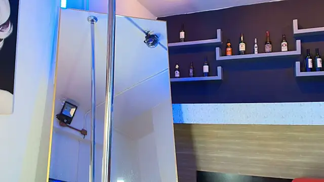  DantFox  online show from October 2025 08:46:02 PM